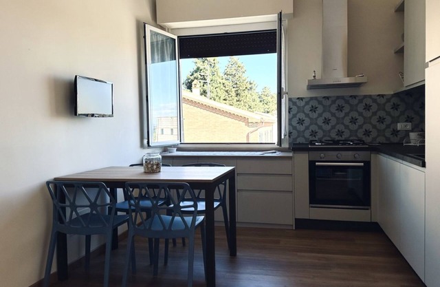 S340 - Sirolo, new two-room apartment in the center with parking space