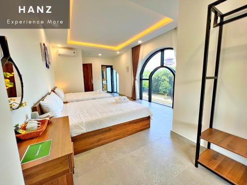 S79 Residences Monsterra near VeniceRiver
