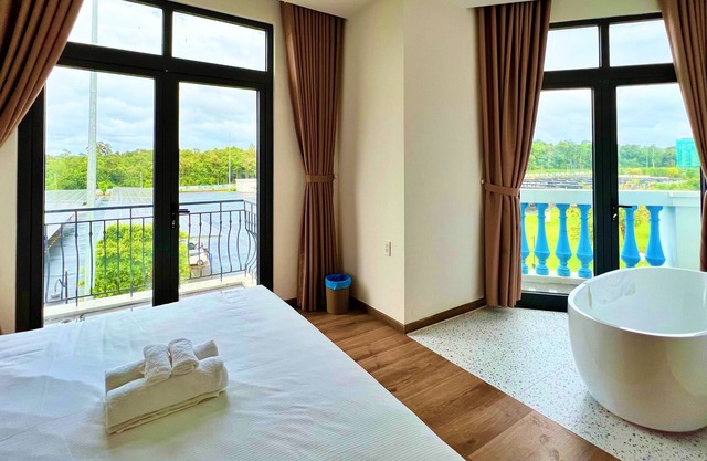 S79 Sofia Grand World