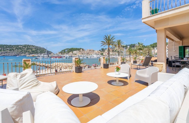 Sa Caleta - first line from sea