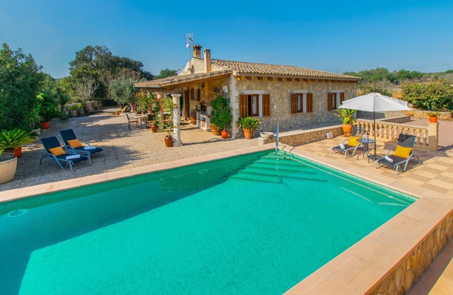 SA ROTA Finca for 6 people in Ariany with pool