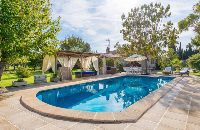 SA VINYETA Finca for 6 with Pool, Jacuzzi and Garden