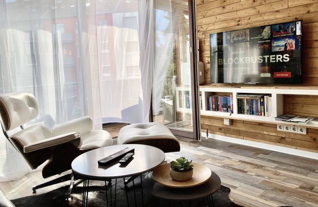 Saarpartments, near main station -2 bedrooms, kitchen, bathroom, balcony, workation (parking opt)
