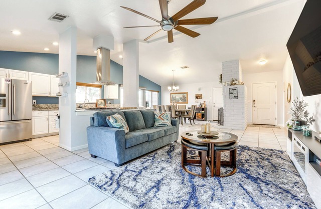 Sacramento Home w/Pool Near Dtwn: Pets Welcome!