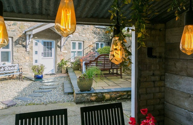 Saerdy - a coastal that sleeps 6 guests in 3 bedrooms