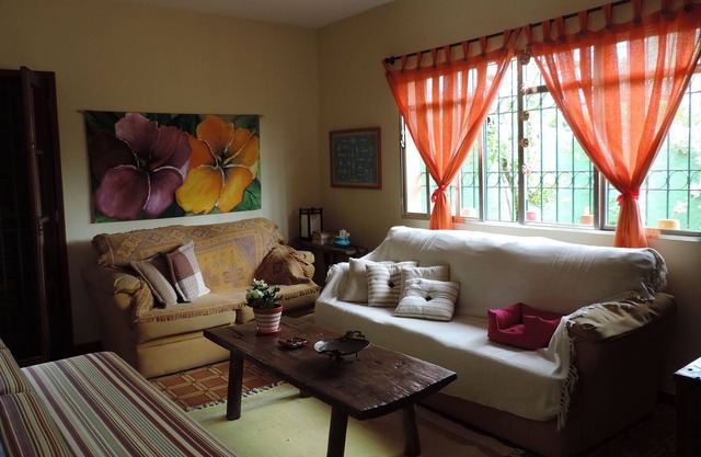 Safe, airy single storey house, ideal space for families with children and animals