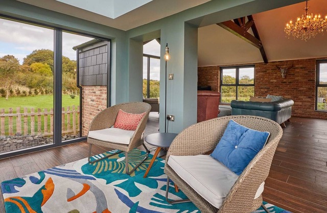 Safe, rural, modern and stylish holiday home, 30 minutes walk to Durham city