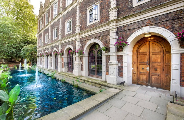 Safestay London Kensington Holland Park