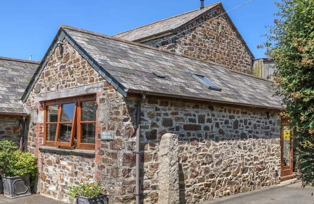 SAFFRON COTTAGE, family friendly, with pool in Launceston