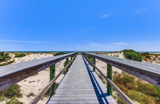 Sailmaker Getaway Oceanfront Condo on Amelia Island