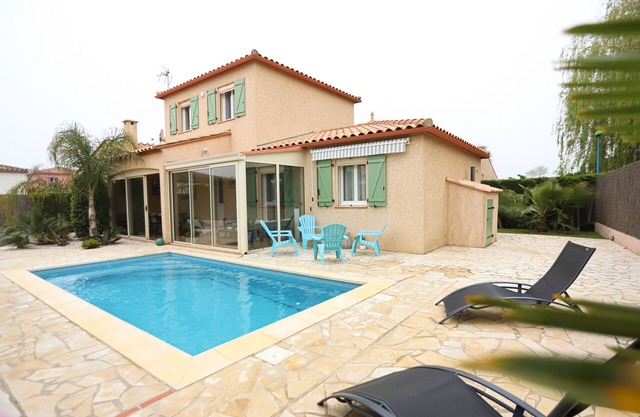 Saint Cyprien pretty villa with swimming pool