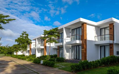 Saint Simeon Beach Residence