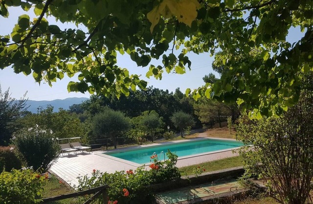 Sale! Beautiful 2-Bed Apartment with Pool Access