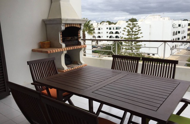Salgados Beach/Galé - Excellent 1 + 1 Bedroom Apartment