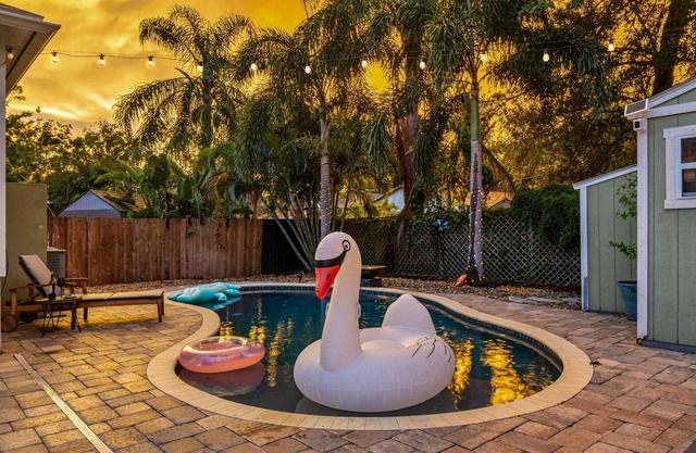 Salt & Sol | Luxe 3/2 + Fenced Yard + Heated Pool