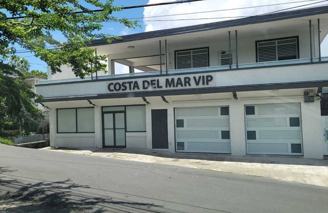 Salt Water Private Pool House W/Ocean View, WiFi, Air Cond, Generator, Solar E.