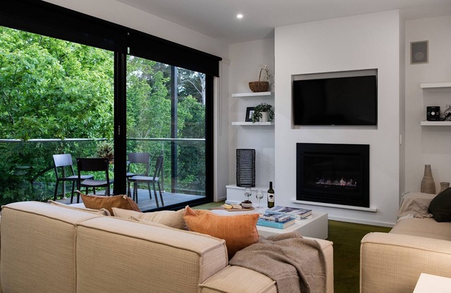 Saltus Two- luxury panoramic retreat