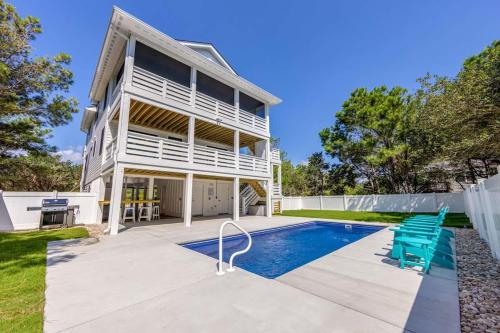 Saltwater Pool Outdoor Bar & 5 Min Walk to Beach