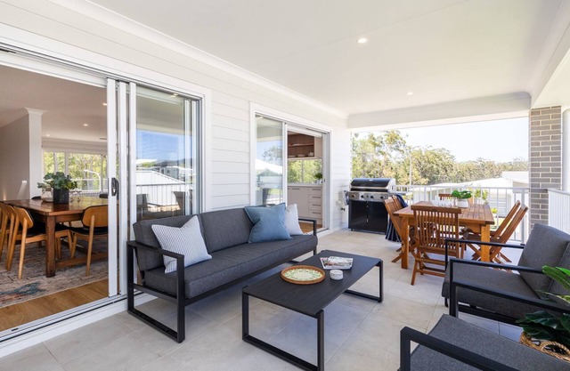 Saltwood - Your modern coastal holiday home awaits