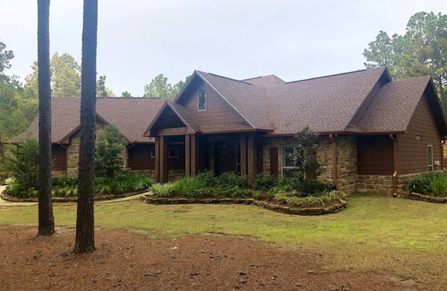 Sam Rayburn LakeFront Home - Built in 2016