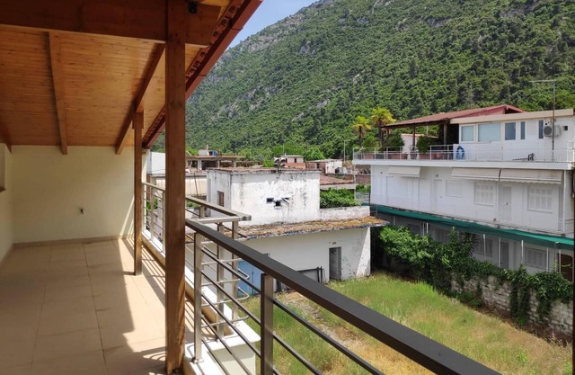 Samaras Apartments - Mountain View Attic