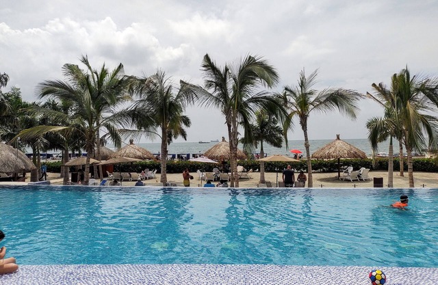 Samaria beach club direct exit to the sea. Zazue Sector, Pozos Colorados Beach