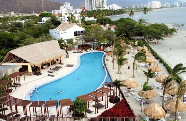 Samaria Club Playa con Vista al Mar, te Recibimos una Deliciosa Bebida Fría