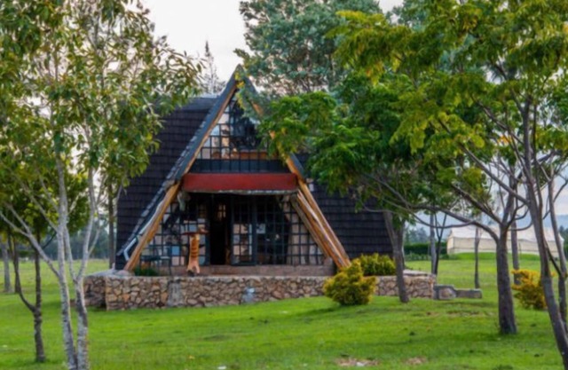Samawati Lakeside Cottages