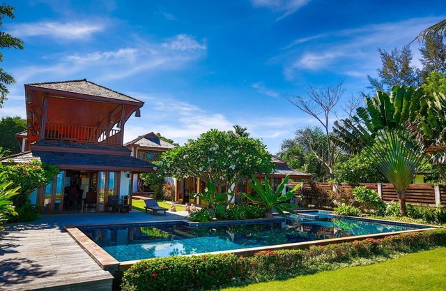 Samui Baan Phulay Luxury Beachfront Villa