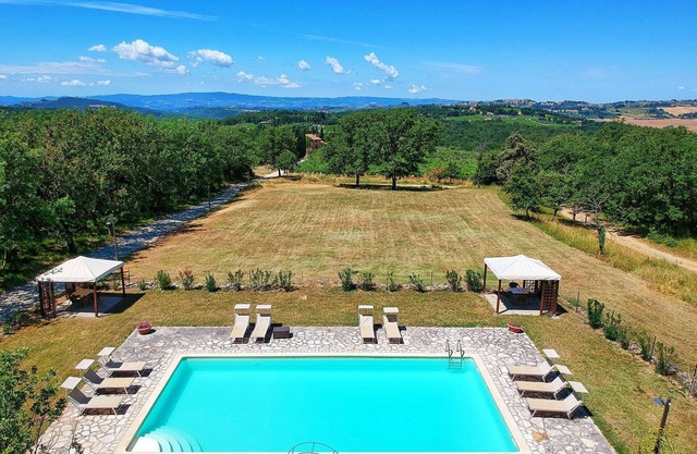 San Donato 2 - Apartment with swimming pool