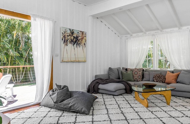 San Juan Surfers Cottage - prime Byron location