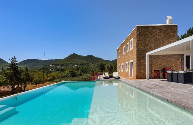 SAN PEPE, Villa. A beautiful villa situated in a great location in the centre of San Vicente