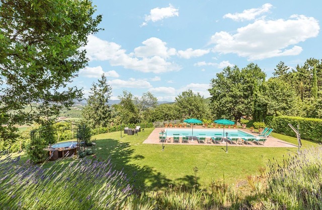 San Veriano - Five Bedroom Villa, Sleeps 10