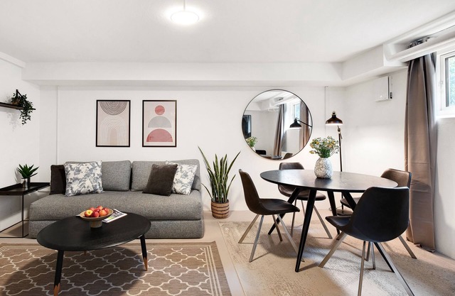 Sanders Charm - Cozy 1-Bdr Apt with Shared Garden