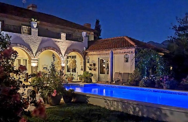 Sandmartins Private Secure Villa