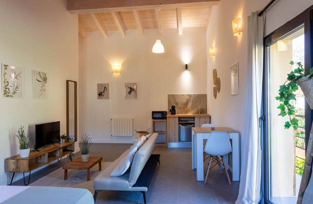 Sandoñana · by Wehomes · Old Palace Lodge DA10