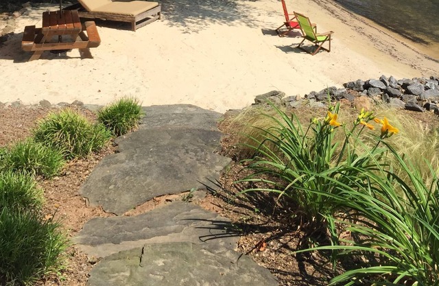 Sandy Beach Retreat on Popular Lake Norman Cove!!