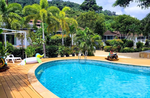⭐Sandy Bloom Villa 10BR Sleeps 20w/Pool &Breakfast