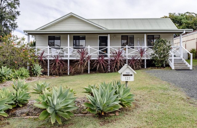 Sandy Cottage in Narrawallee