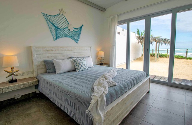 Sandy Feet House - Ocean front beautiful house