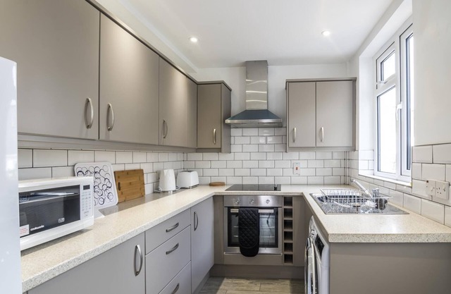 Sandy Retreat - 3 Bedroom Holiday Home - Tenby