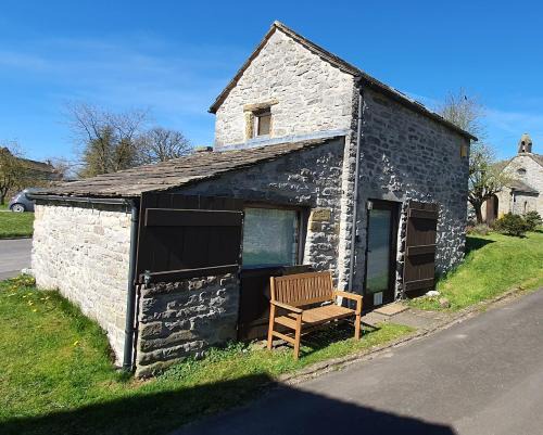 Sandy's Barn, Foolow, Dogs Welcome