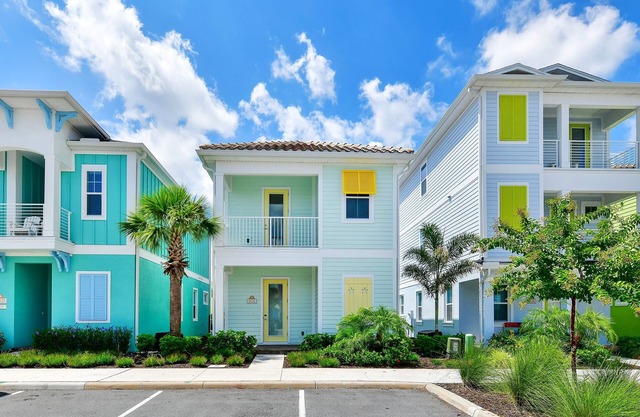 Sandy Toes Cottage with Private Pool near Disney and Margaritaville Resort &.