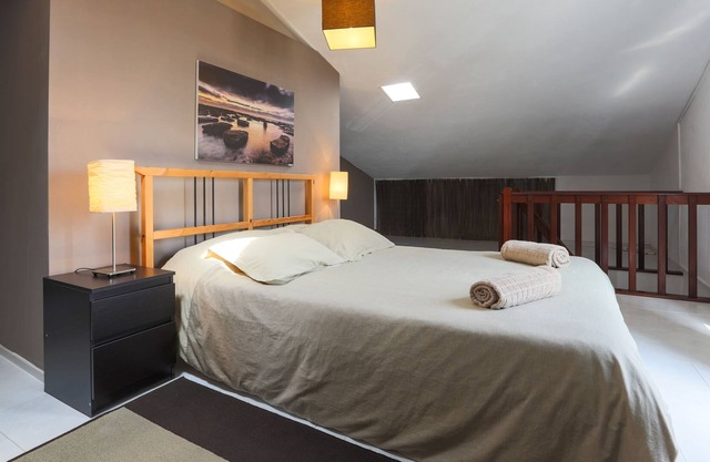 Sandycamps Surfhouse Double Deluxe bedroom