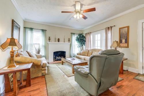 Sanford Vacation Rental about 1 Mi to Downtown!