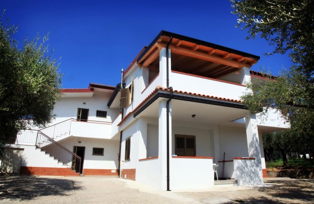 Sangeni home holidays - Apartament n.1, at the ground floor with veranda