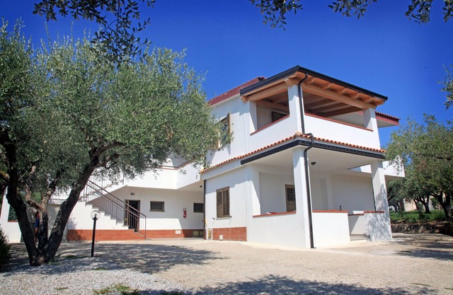 Sangeni home holidays - Apartment n.2 at the ground floor with veranda