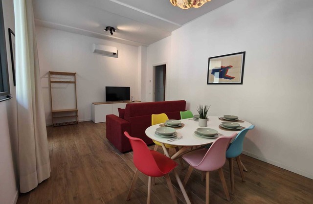 Sanseveria Apartment