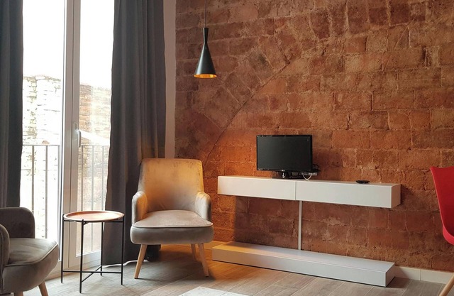 Sant Antoni 4 -Downtown Barcelona. Ideally located