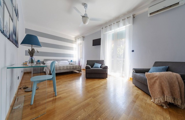 Sant'Orsola Colorful Huge Apartment